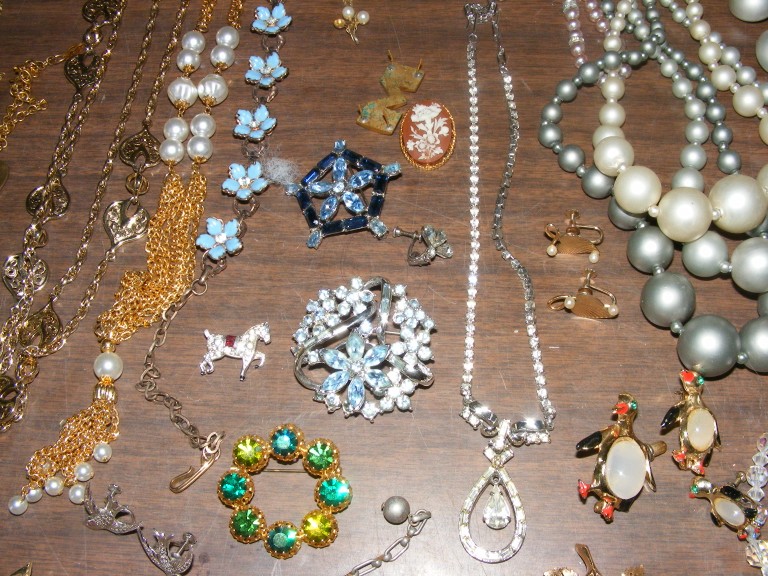 14 LBS VINTAGE JEWELRY LOT RHINESTONES MAKING REPAIR CRAFTS READY TO