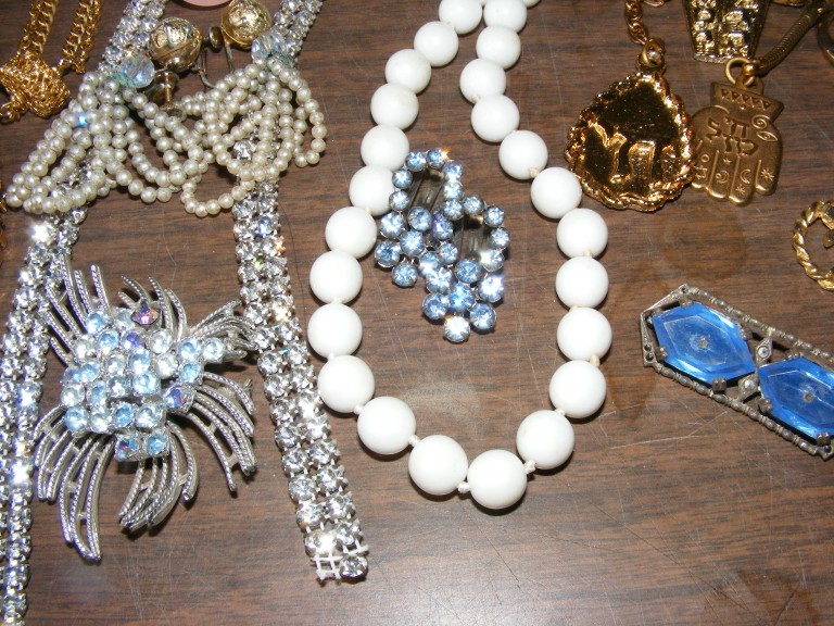 14 LBS VINTAGE JEWELRY LOT RHINESTONES MAKING REPAIR CRAFTS READY TO